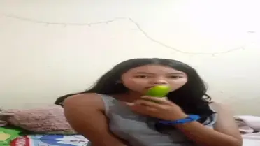 Bokep Indo Cewek Timun Colmek Memek Pakai Timun Gede poster