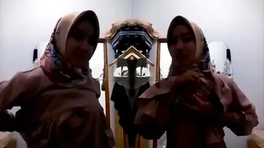 Bokep Indo Kasur Nyaman Sesi Santai Berujung Panas poster